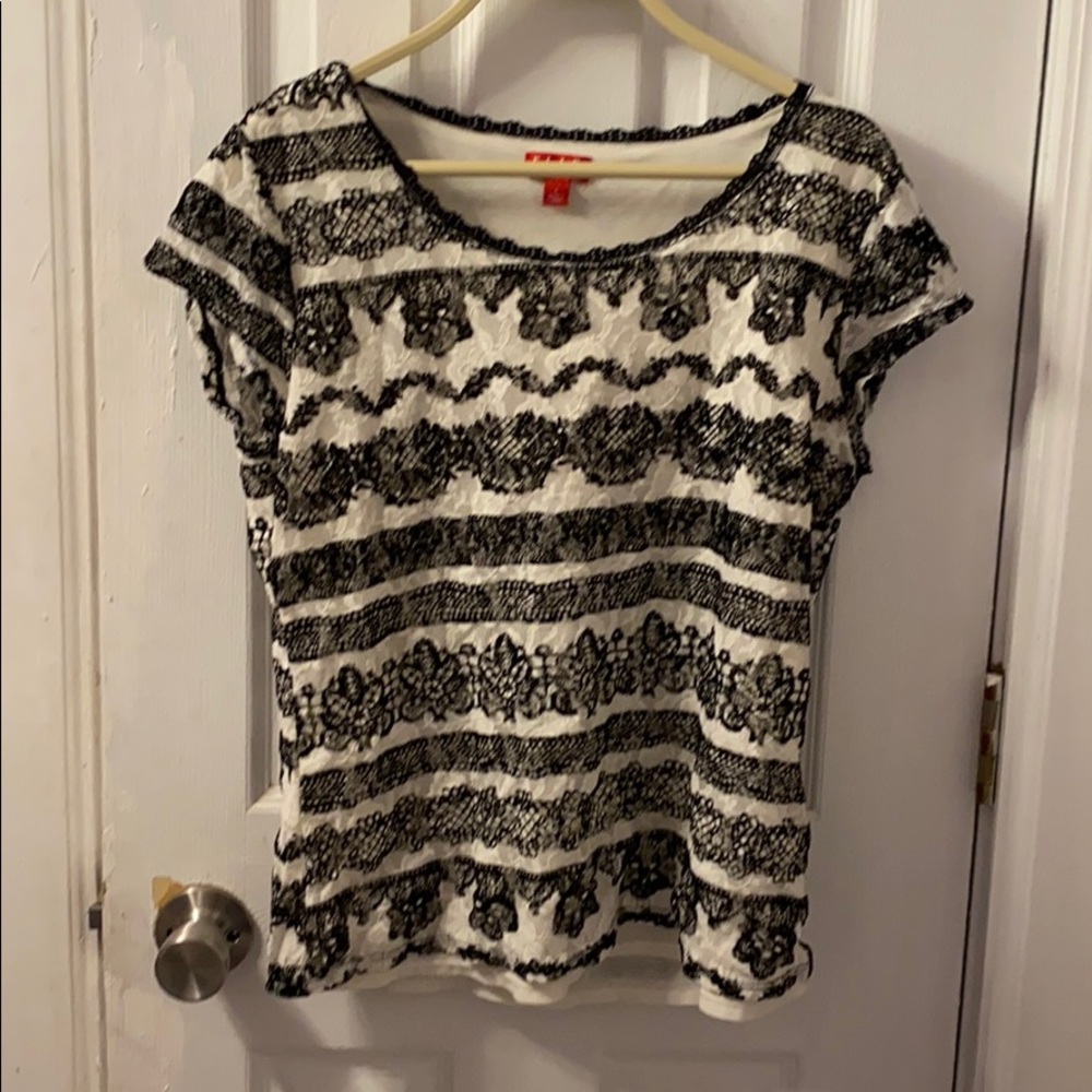 Black and white lacy large Elle shirt